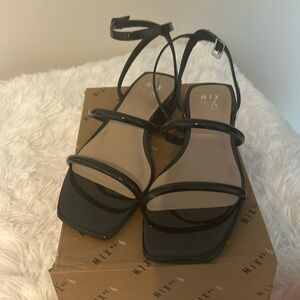 Mix NO 6 sandals black patent size 10M NEW never worn